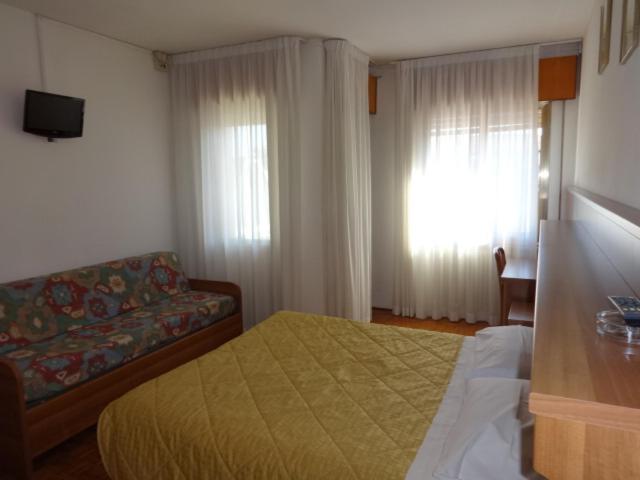 Al Bersagliere Hotel Noale Exterior photo